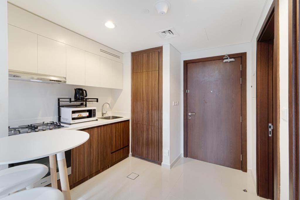 Brand New 1Br- Business Bay - Burj Khalifa View Appartement Dubai Buitenkant foto