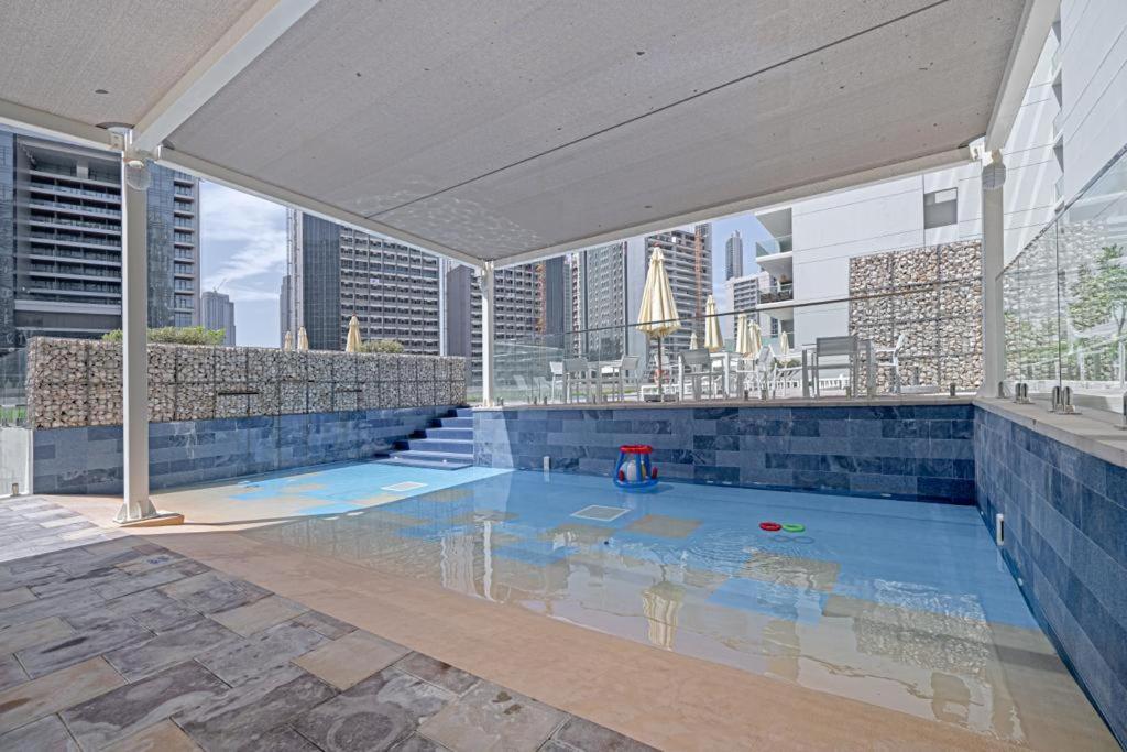 Brand New 1Br- Business Bay - Burj Khalifa View Appartement Dubai Buitenkant foto
